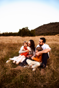 Canberra family photographer family snuggling