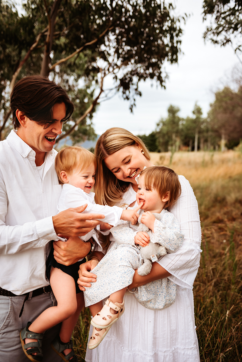Cooke Family - hi-res--33 canberra family photographer siblings cuddling