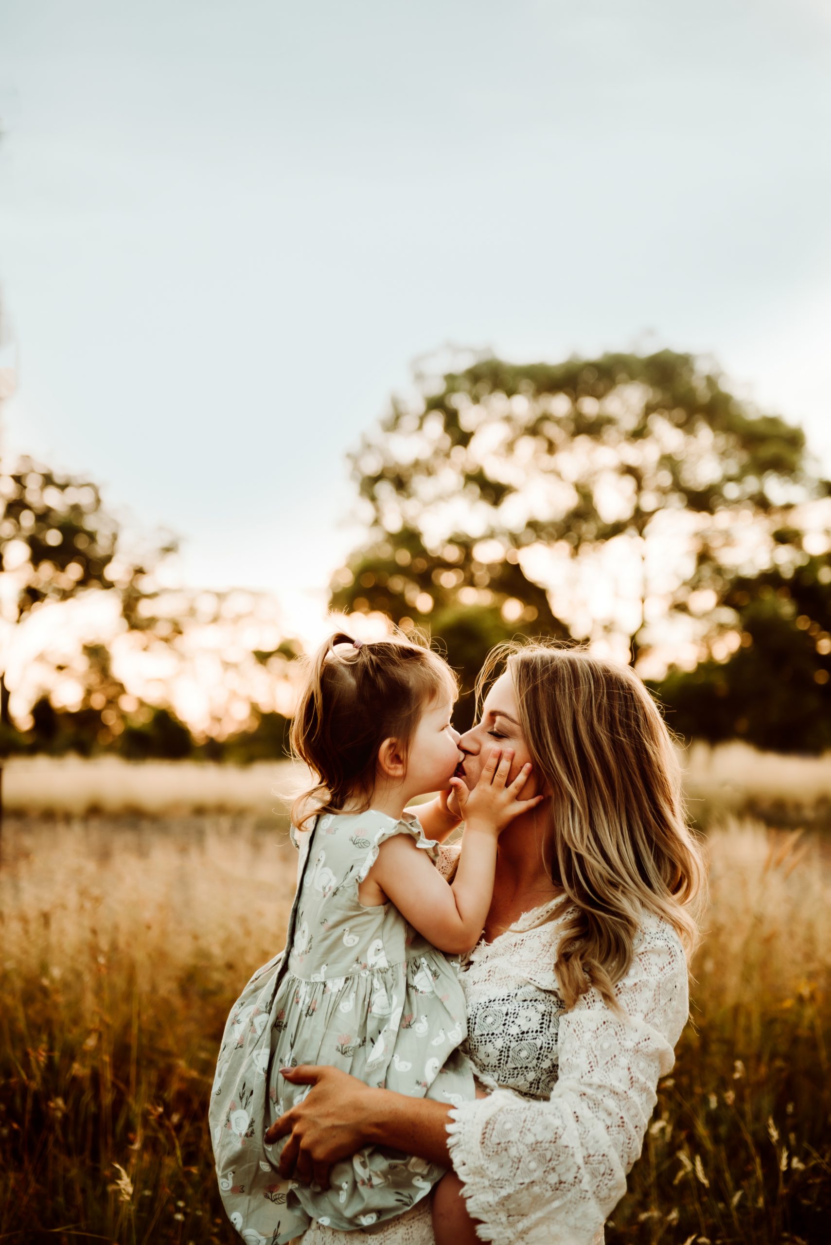 Cooke Family - hi-res--33 canberra family photographer siblings cuddling